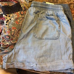 EUC Universal Threads shorts. Sz XL.